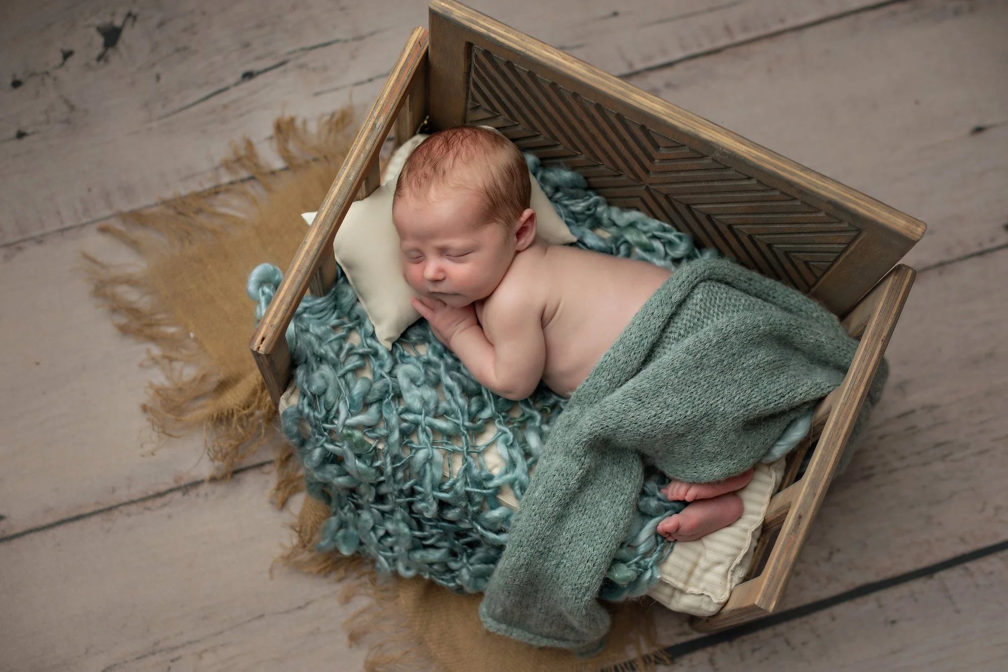 baby sleeping on bownsor (2020 原画) baby sleeping on bownsor (2020 原画) - メルカリ